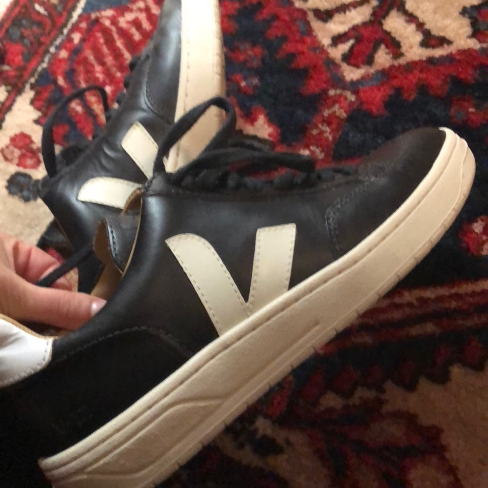 Black veja v10 sneakers
